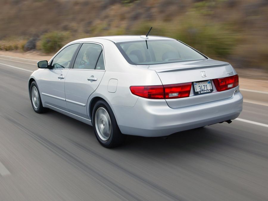  Honda Accord Hybrid 2005 года  (US) (фото 6 из 30)